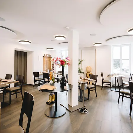Hotel-restaurant La Croix D'or מלון Ballaigues