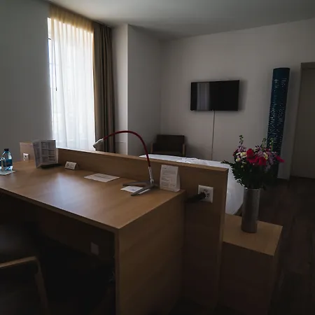 מלון Hotel-restaurant La Croix D'or *