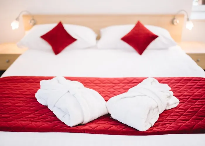 Отель Hotel-restaurant La Croix D'or