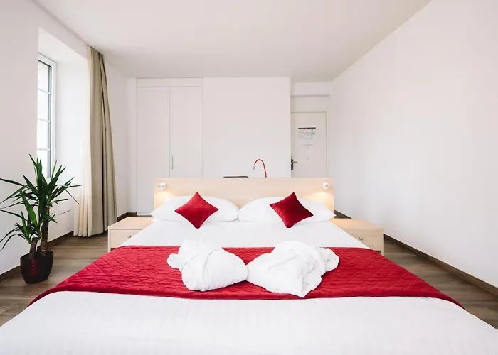 Hotel-restaurant La Croix D'or Отель *