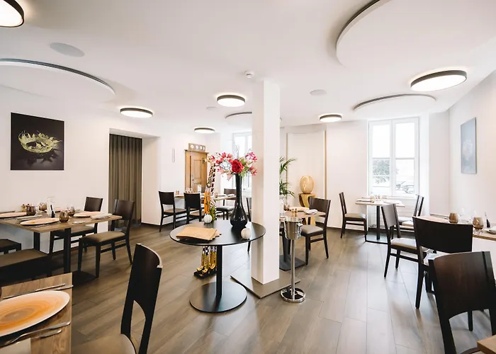 Hotel-restaurant La Croix D'or Hotell Ballaigues