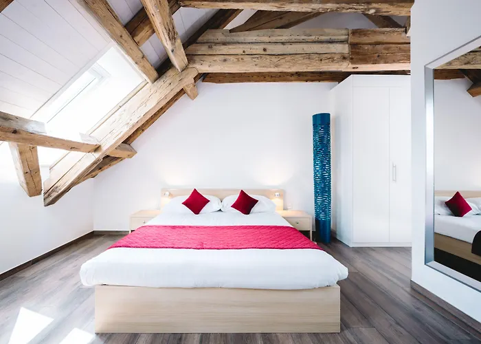 Hotel-restaurant La Croix D'or Отель Ballaigues